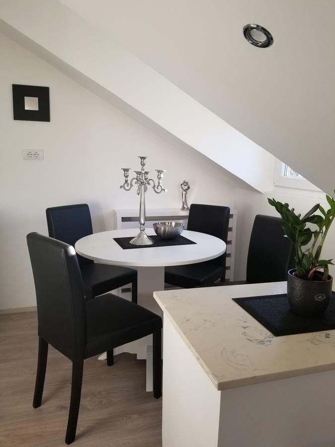 Ferienwohnung Stan Na Dan Angel Novi Sad Exterior foto